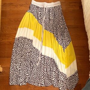 NWT Evereve Pleated Yellow & White Chevron Leopard Print Maxi Skirt Size S
